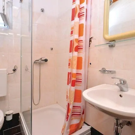Apartment Studio Fur 5 Personen Ca 125 Qm In Hvar, Dalmatien Mitteldalmatien *